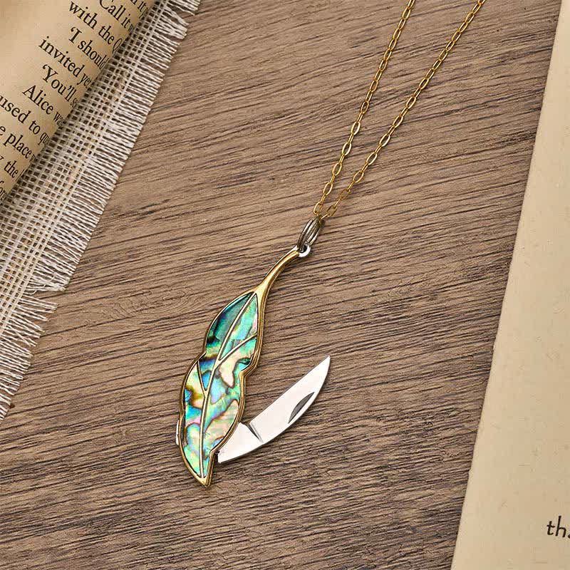 Halskette mit blattförmigem, funktionalem Taschenmesser aus Abalone - Gold - image 0