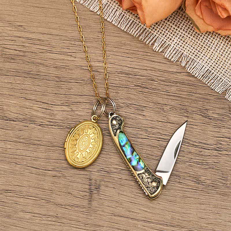 Trendige Halskette mit zwei Anhängern: Messer aus Abalone und Medaillon mit Foto. - Gold - image 0