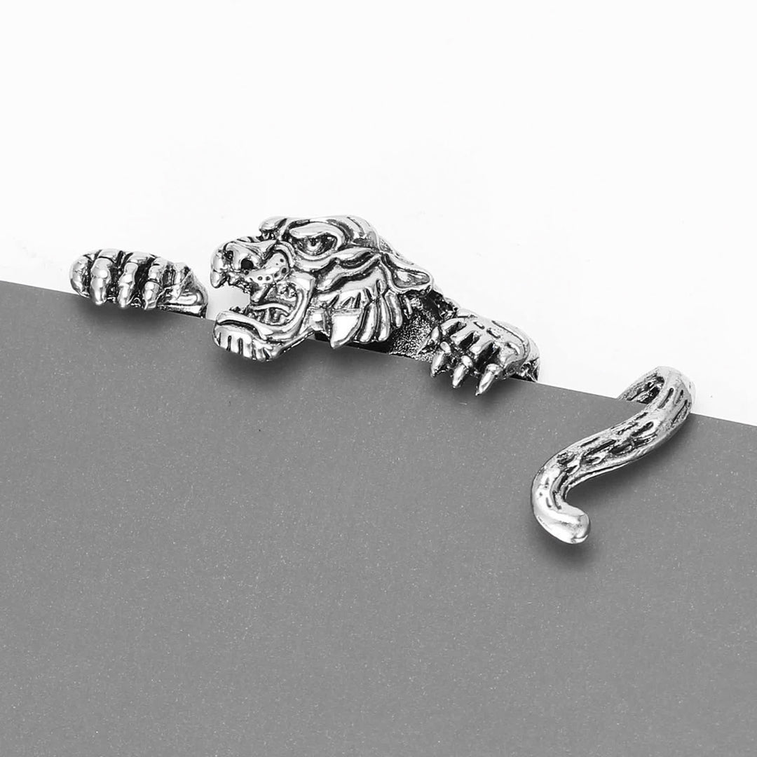 Einstecktuchhalter mit wildem Tigermotiv - Antikes Silber - image 1