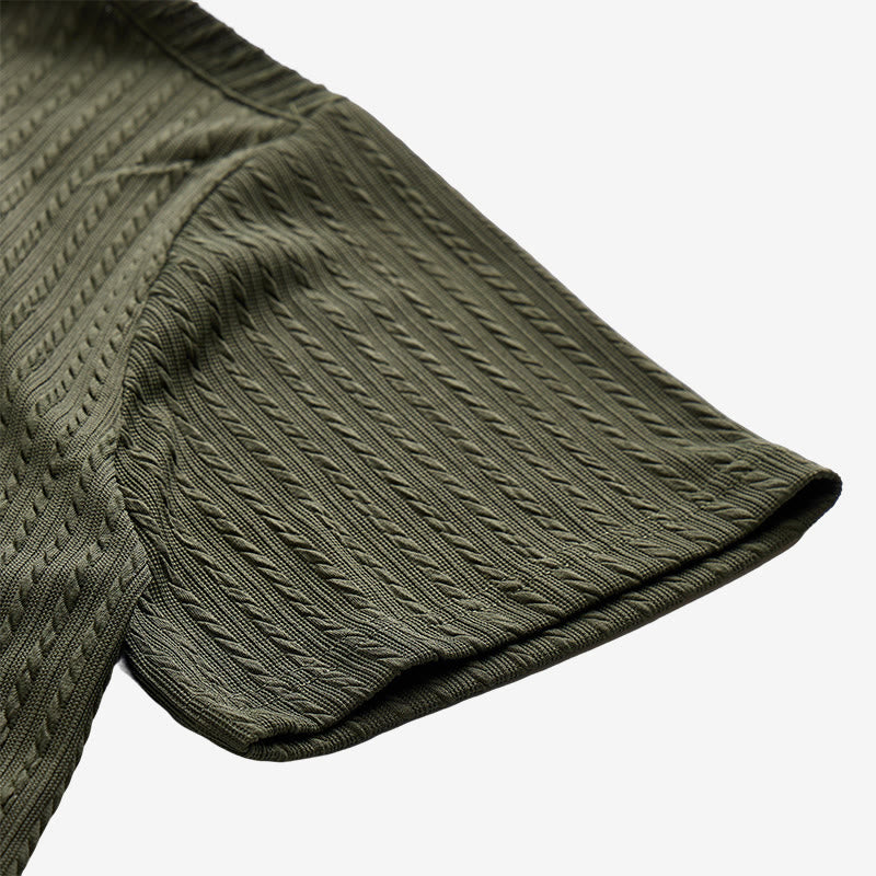 Atmungsaktives, strukturiertes Strick-Poloshirt für Herren mit lockerer Passform - image 13