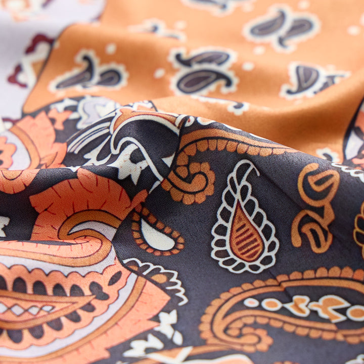 Dunkelbraunes Freizeithemd mit Patchwork-Paisley-Muster - image 6