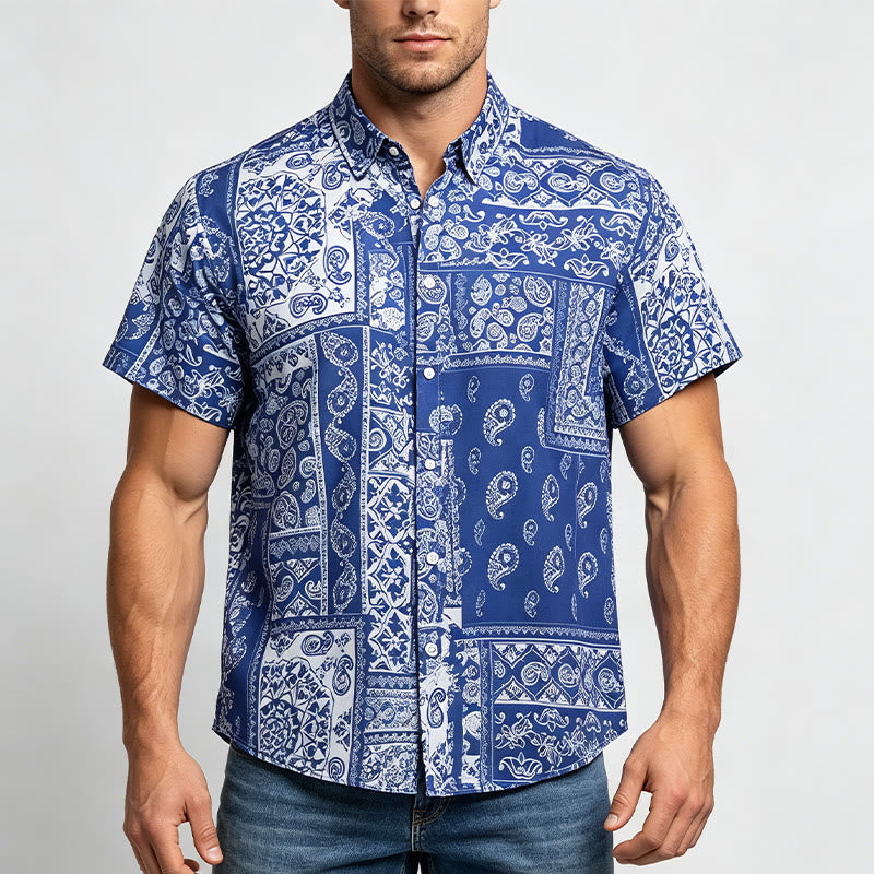 Klassisches marineblaues Kurzarmhemd mit Paisley-Patchwork-Print für Herren - image 1