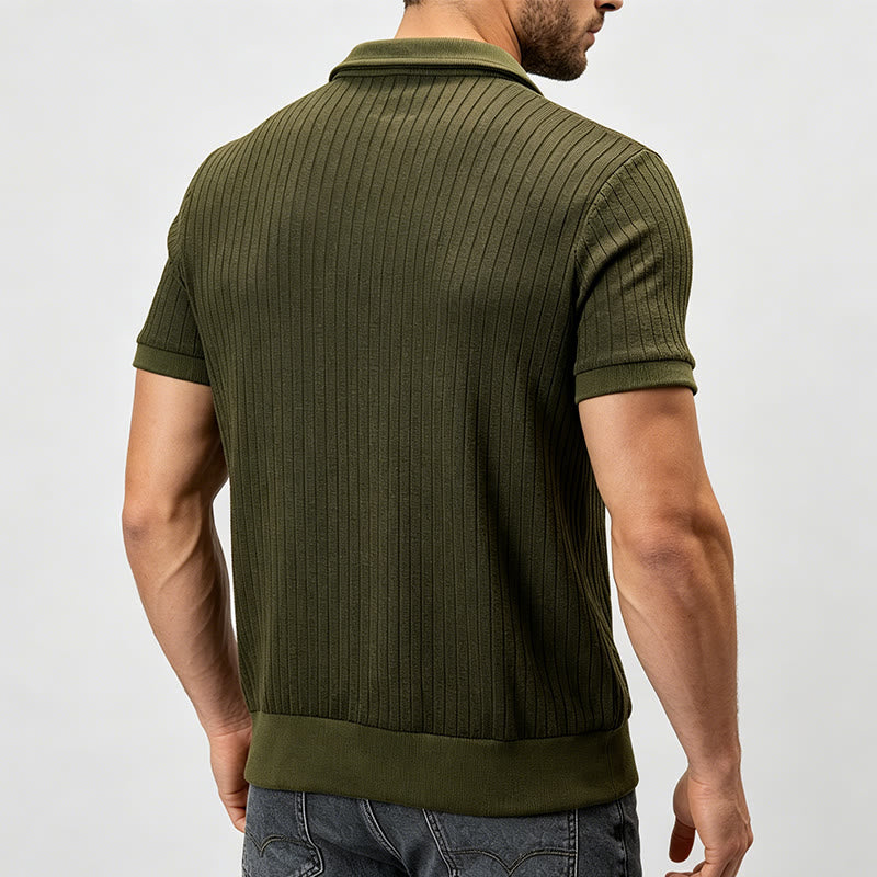 Herren-Poloshirt mit vertikal geripptem Strickmuster und Reißverschluss am Kragen - image 3