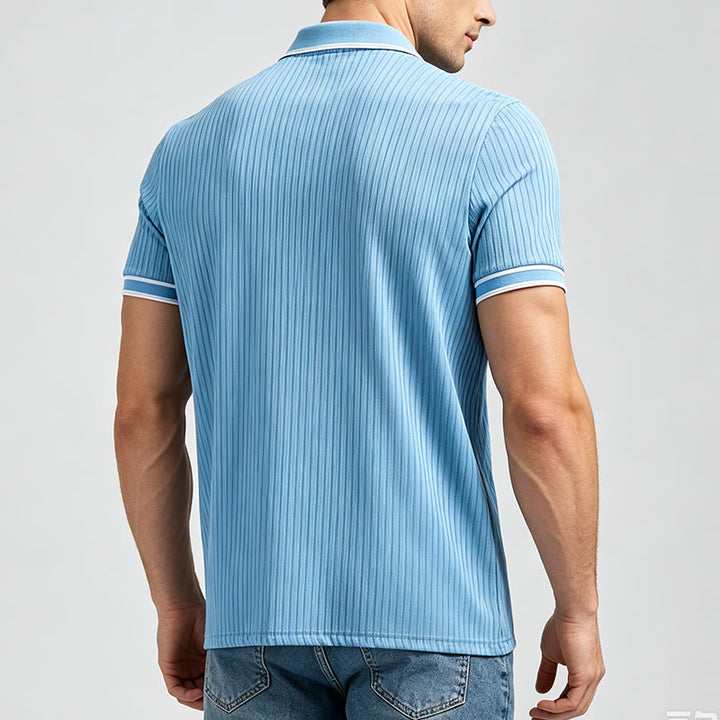 Minimalistisches Herren-Poloshirt aus Strick mit Kragen und Bündchen - image 3