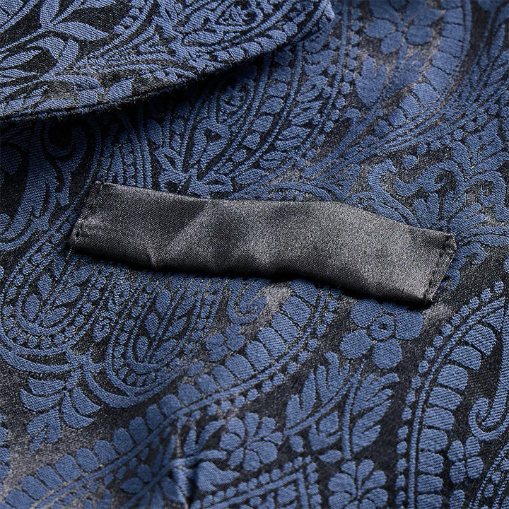 Viktorianisch inspirierte Anzugweste für Herren mit Paisley-Jacquardmuster und fallendem Revers. - image 12