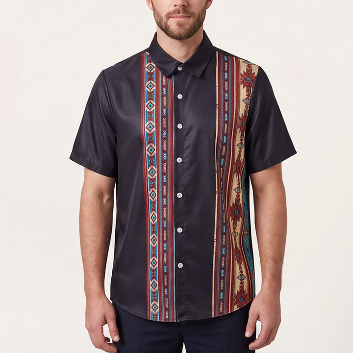Schwarzes Sommerhemd für Herren mit aztekischem geometrischem Muster - image 1