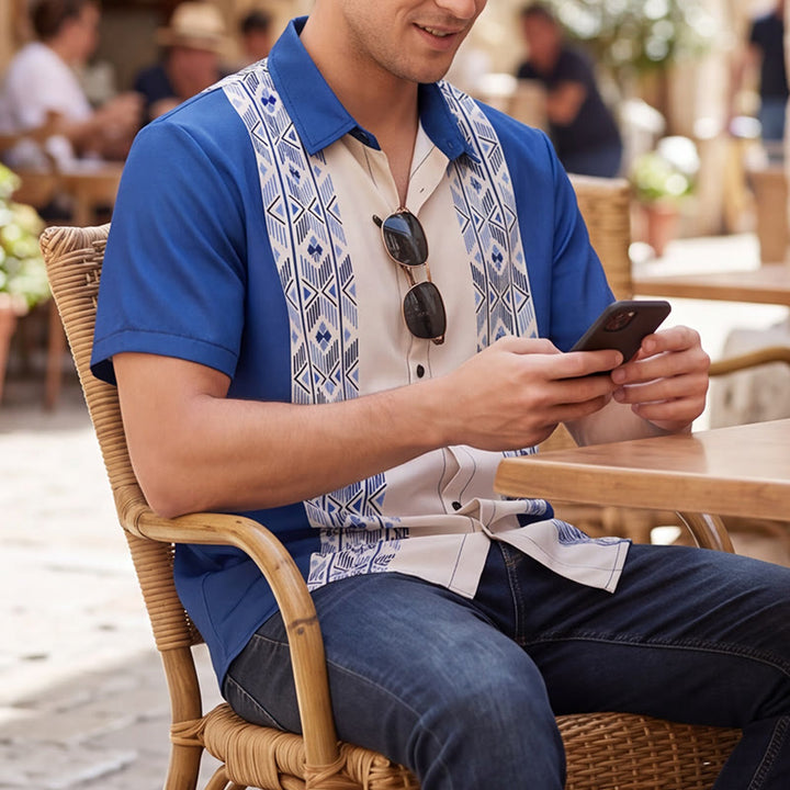 Herrenhemd in Blau und Beige mit ethnisch inspiriertem, vertikalem Aztekenmuster - Blau & Beige - 6XL - image 0