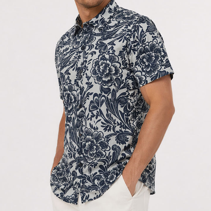 Minimalistisches marineblaues Sommerhemd mit Blumenmuster und Knopfleiste - image 3
