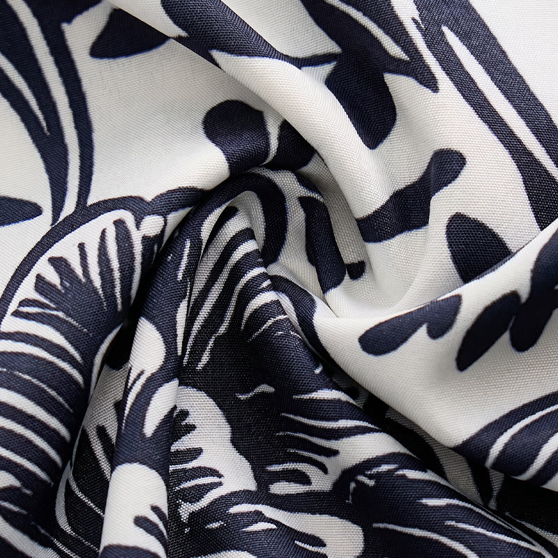 Minimalistisches marineblaues Sommerhemd mit Blumenmuster und Knopfleiste - image 6