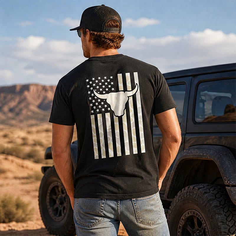 Patriotisches Western-T-Shirt mit amerikanischer Flagge und Stierschädelmotiv - image 0