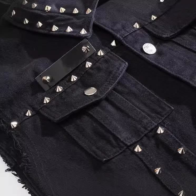 Schwarze Jeansweste mit Nietenkragen im Punk-Rock-Stil - image 4