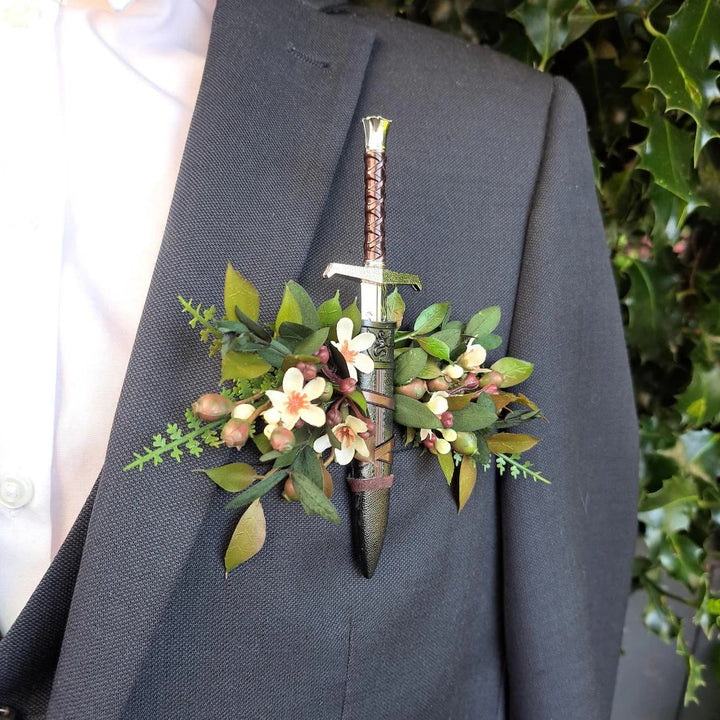 Mittelalterliche Fantasy-Schwert-Boutonnière-Anzugtaschenbrosche - image 4