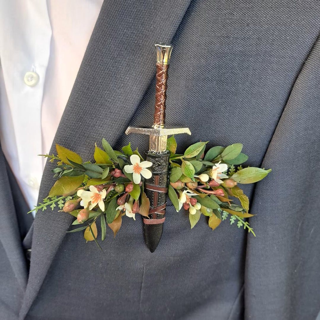 Mittelalterliche Fantasy-Schwert-Boutonnière-Anzugtaschenbrosche - image 3