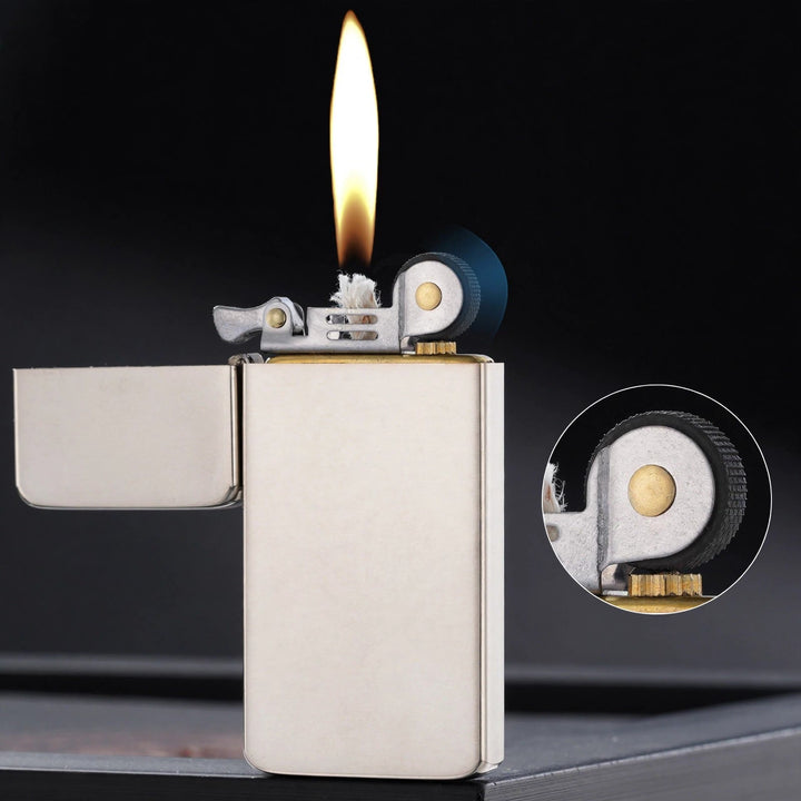 Minimalistisches, ultradünnes klassisches Klappfeuerzeug für Petroleum - Silber - image 0