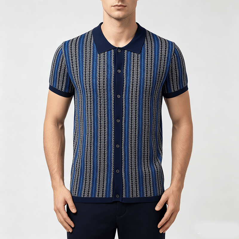 Herren-Polohemd aus atmungsaktivem Jacquard-Strick mit vertikalem Chevron-Streifenmuster - image 1