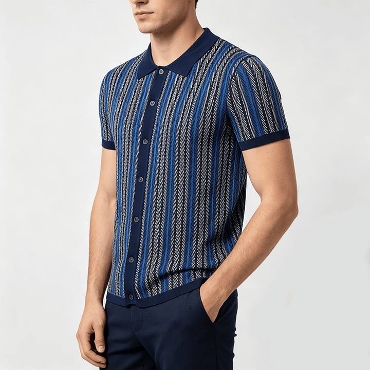 Herren-Polohemd aus atmungsaktivem Jacquard-Strick mit vertikalem Chevron-Streifenmuster - image 2