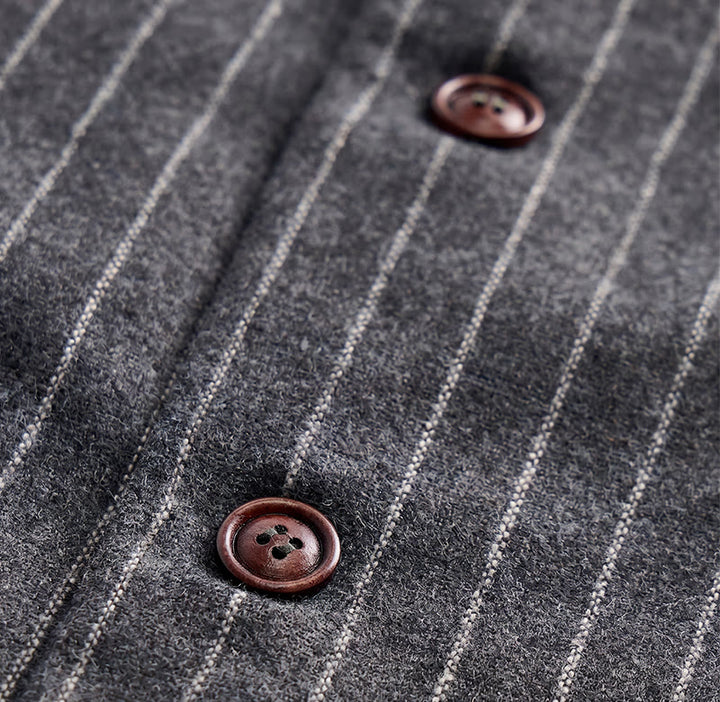 Herren-Anzugweste im Retro-Stil mit Nadelstreifen und Rosenreverskette - image 7