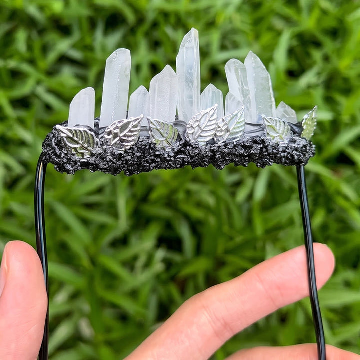 Handgefertigte Brosche in Kronenform aus Naturkristall - Weiß & Silber - image 14