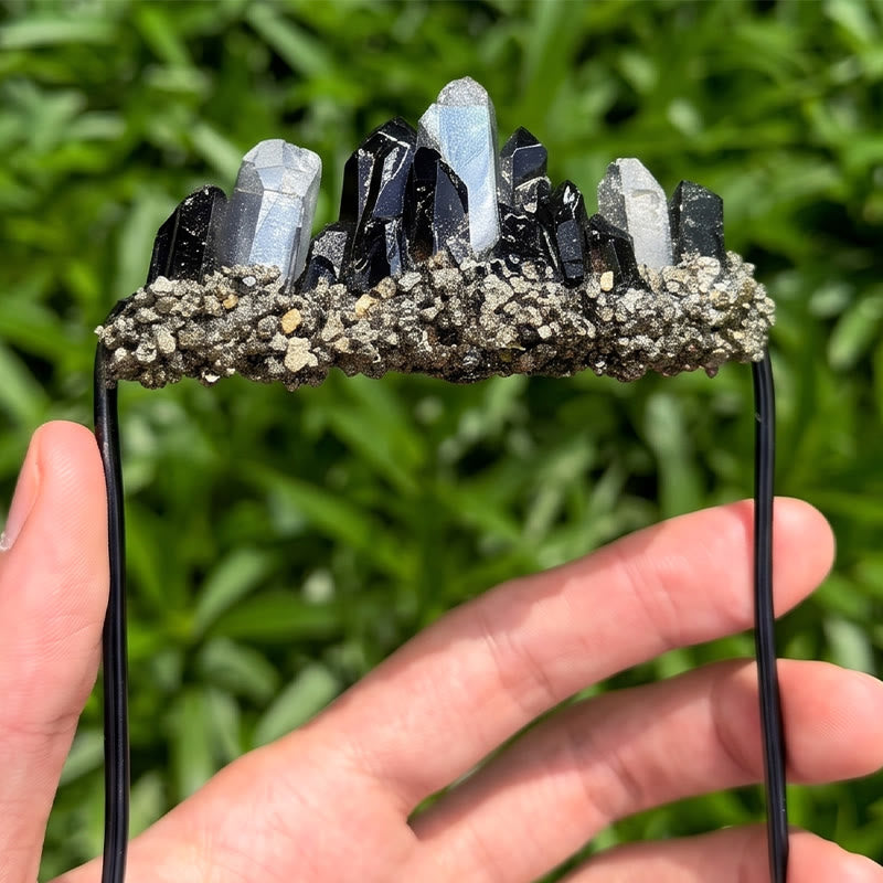 Handgefertigte Brosche in Kronenform aus Naturkristall - Schwarz - image 9