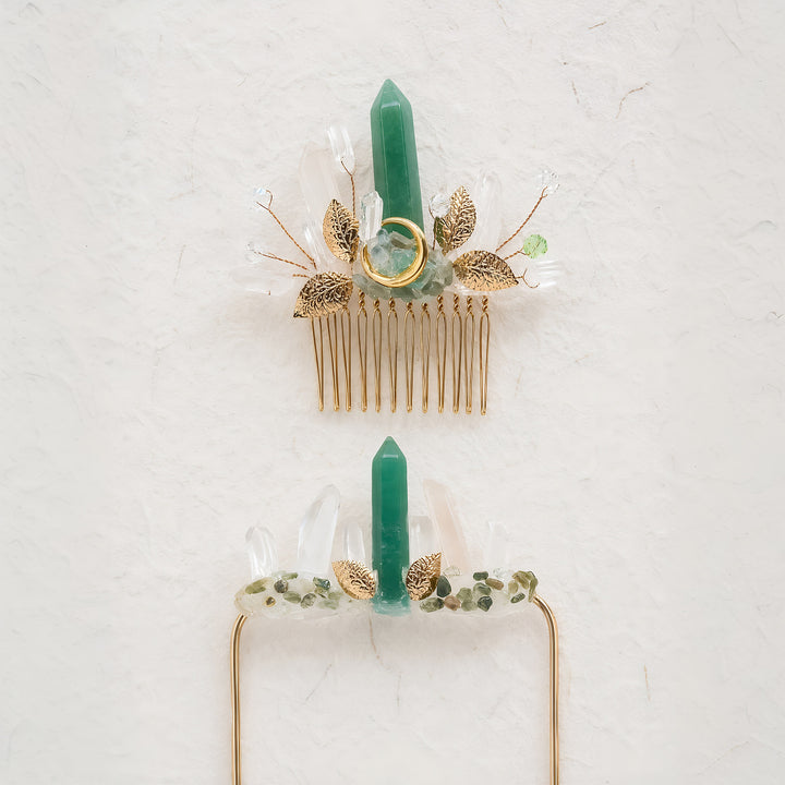Handgefertigtes Set aus Ansteckblume für den Bräutigam und Kristallhaarkamm für die Braut - image 11