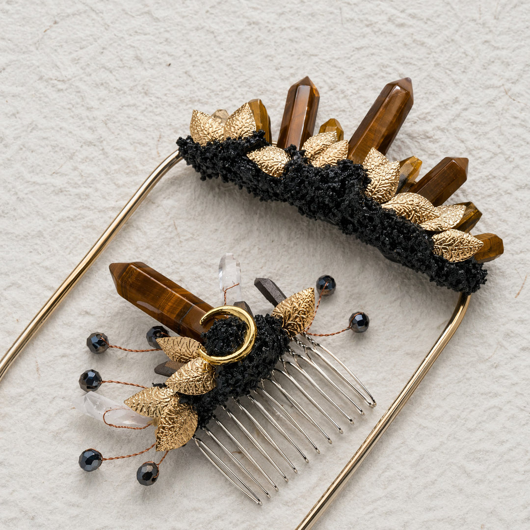 Handgefertigtes Set aus Ansteckblume für den Bräutigam und Kristallhaarkamm für die Braut - Braun & Gold - image 0