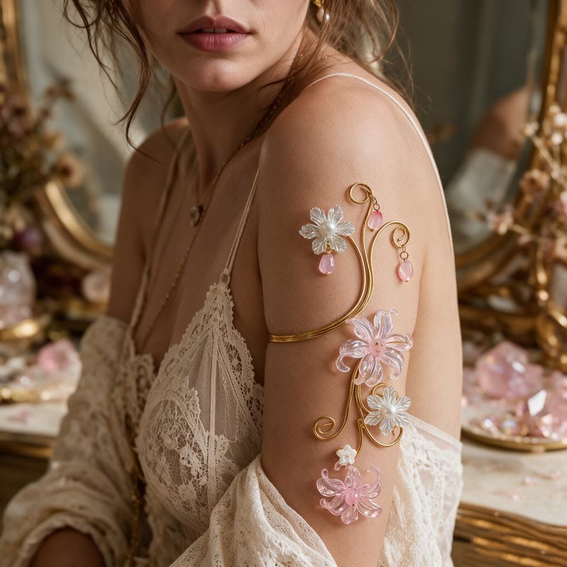 Ätherisches Armband mit Perlenknospen und kunstvollen Wirbeln - image 3