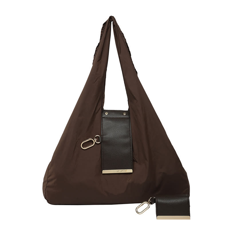 Faltbare Nylon-Schultertasche mit Schlüsselanhänger und Lederakzenten - Kaffee - Groß - image 23