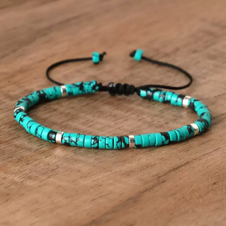 Türkisfarbenes Scheibenperlenarmband mit verstellbarer Kordel - Grün - image 2