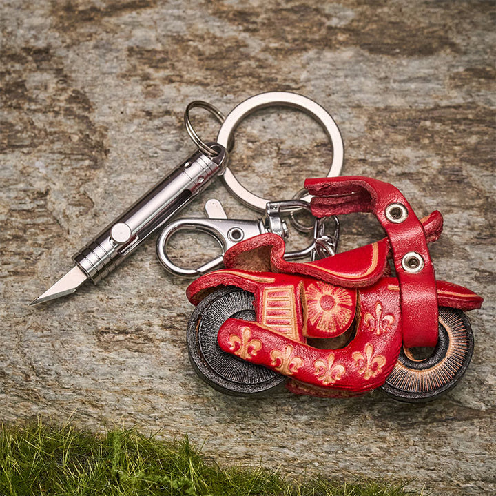 Mini-Universalmesser mit Einziehmechanismus & Vintage-Motorrad-Schlüsselanhänger aus Leder - image 6