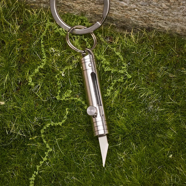 Mini-Universalmesser mit Einziehmechanismus & Vintage-Motorrad-Schlüsselanhänger aus Leder - image 7