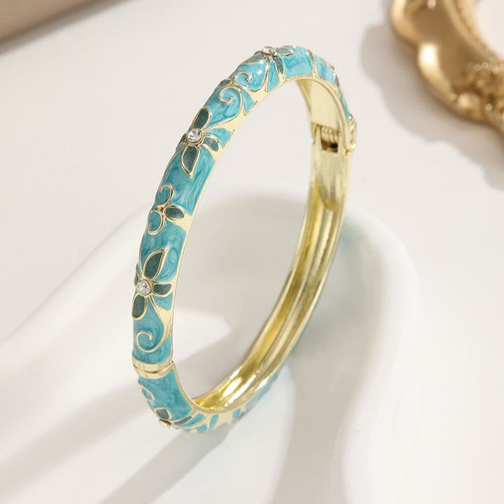 Goldfarbenes Emaille-Kleeblatt-Armband, farbenfrohes Tropfenöl-Armband für Damen - Hellblau - image 6