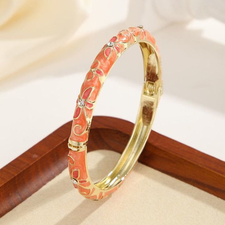Goldfarbenes Emaille-Kleeblatt-Armband, farbenfrohes Tropfenöl-Armband für Damen - Orange - image 11