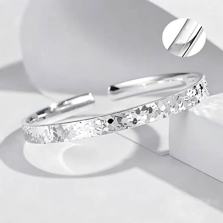 Offenes, verstellbares Armband in Silberoptik mit Crushed-Ice-Textur für Damen - image 0