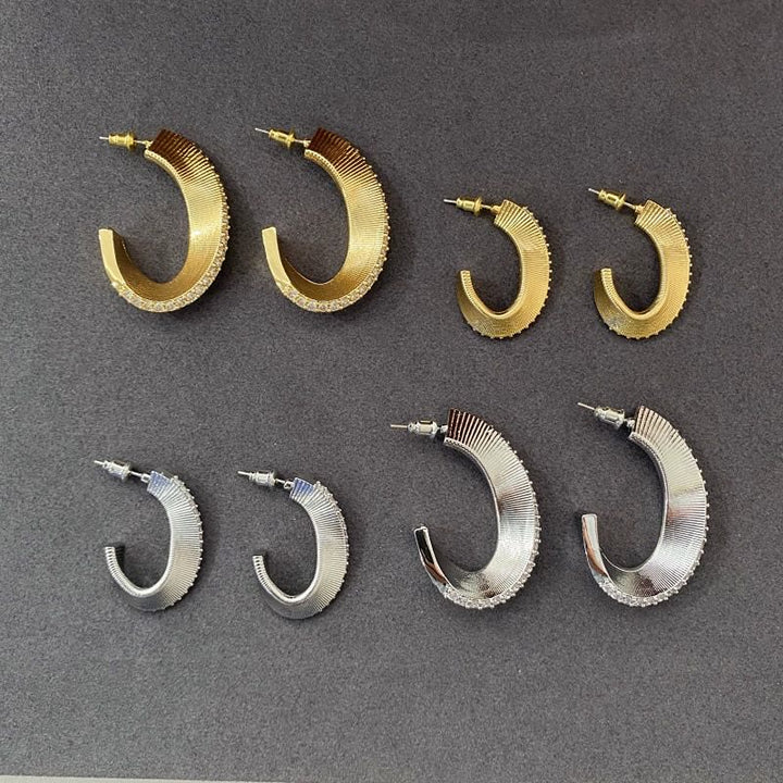 Vintage-Ohrringe mit strukturierter C-Form und Zirkonia-Einlage für Damen - image 0