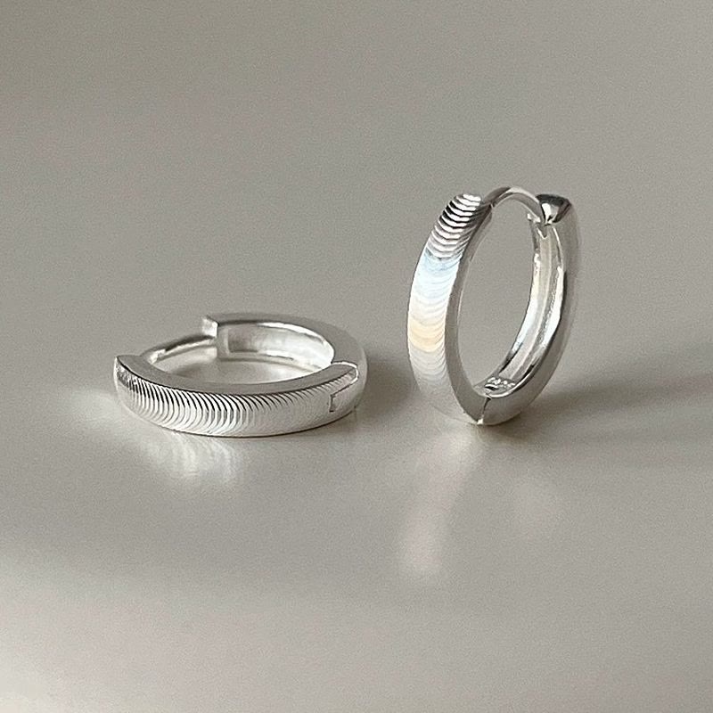 S925 Silber, strukturierte Katzenaugen-Creolen für Damen - image 1