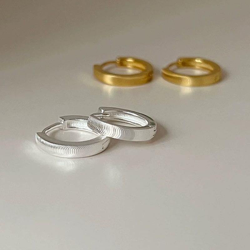 S925 Silber, strukturierte Katzenaugen-Creolen für Damen - image 7