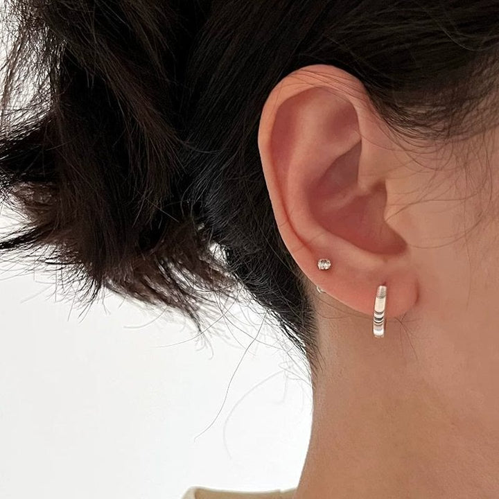 S925 Silber, strukturierte Katzenaugen-Creolen für Damen - image 11