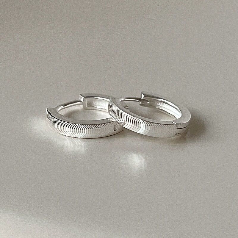 S925 Silber, strukturierte Katzenaugen-Creolen für Damen - Silber - image 0