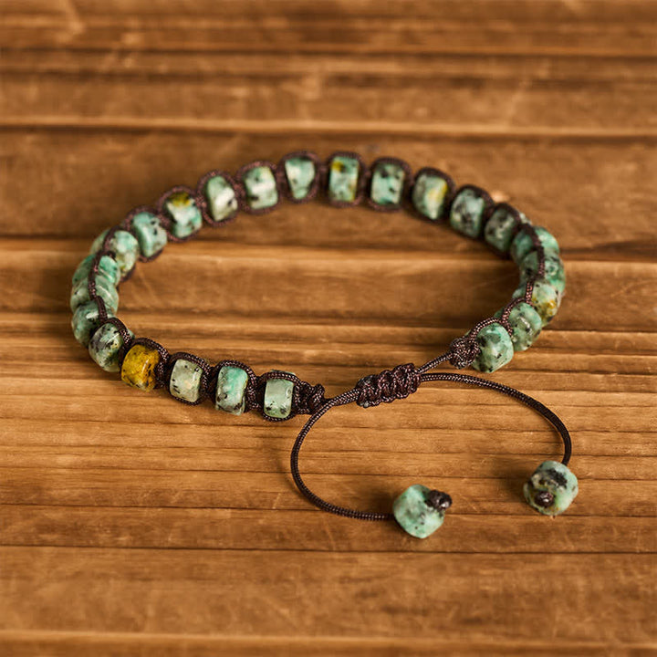 Handgefertigtes, verstellbares Makramee-Armband mit grünem Turmalinstein - image 3
