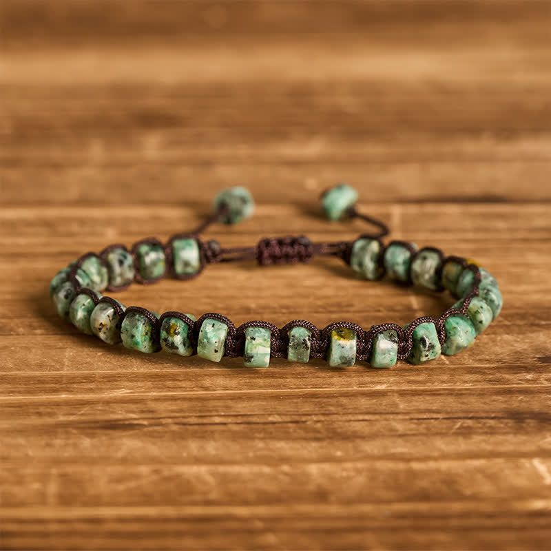 Handgefertigtes, verstellbares Makramee-Armband mit grünem Turmalinstein - Grün - image 0
