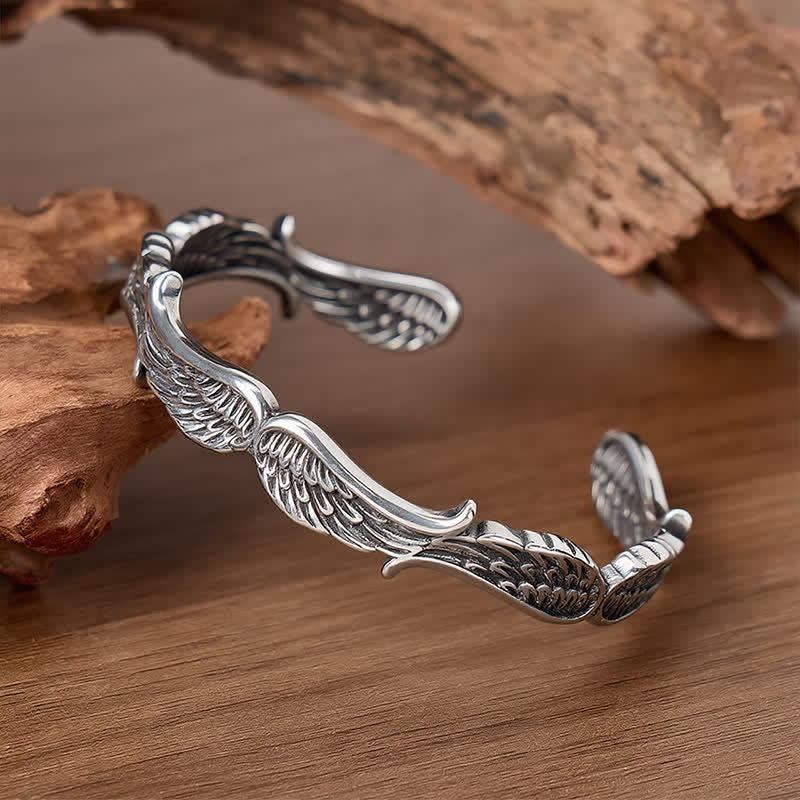 Armband mit offener Manschette und Engelsfeder im Western-Stil, inspiriert von „Fall From Heaven“. - image 2