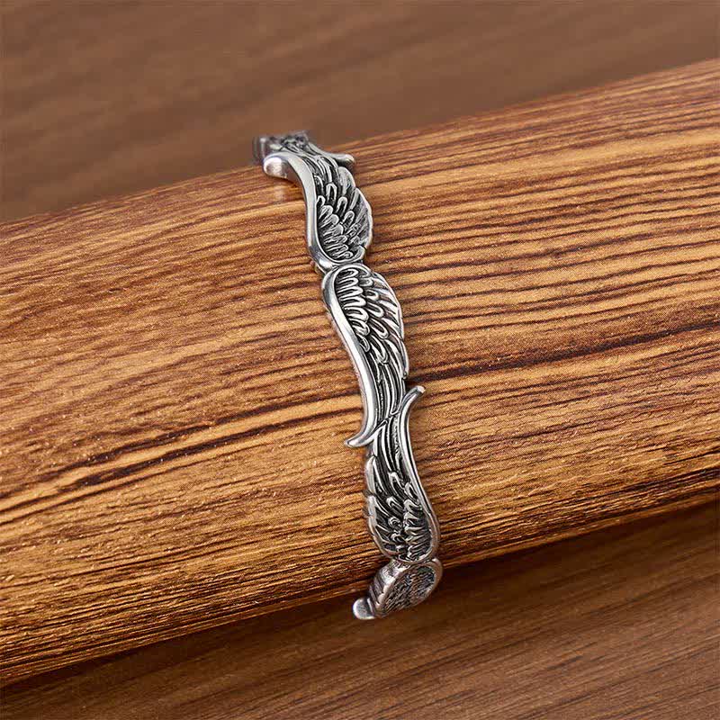 Armband mit offener Manschette und Engelsfeder im Western-Stil, inspiriert von „Fall From Heaven“. - image 1