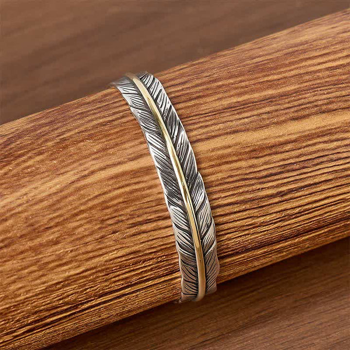 Zweifarbiges Armband mit offenem Armreif und Feder-Totem - image 2