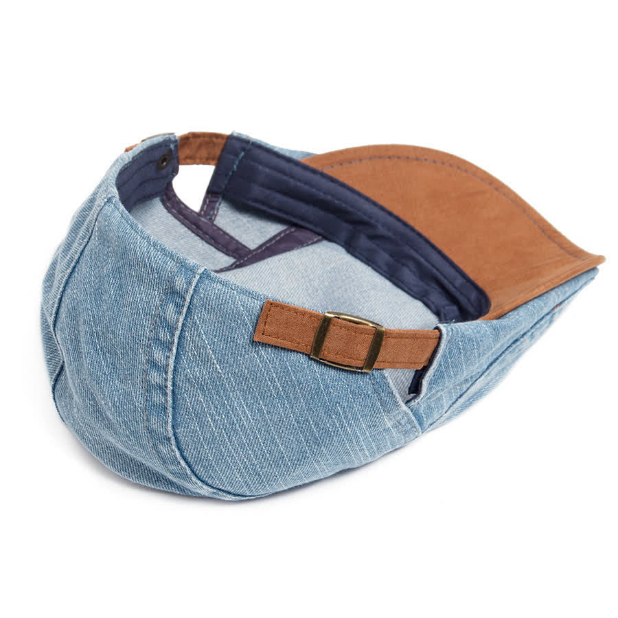 Flache Baskenmütze aus kontrastfarbenem, gewaschenem Denim mit Wildlederkrempe - image 4