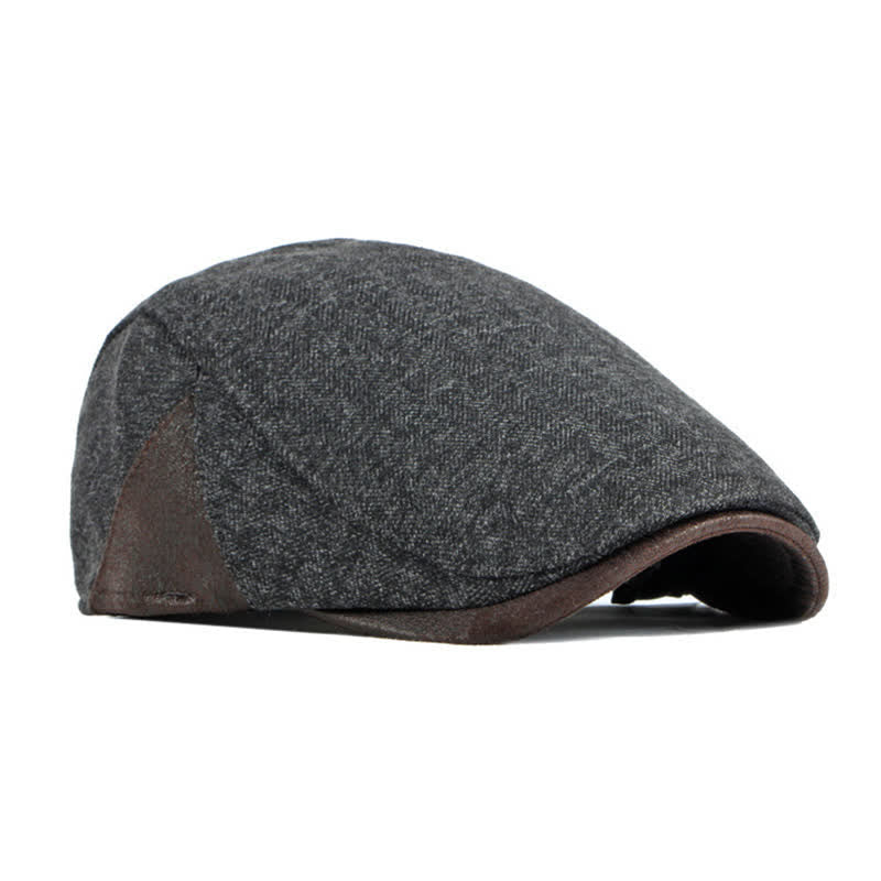 Warme, flache Baskenmütze mit dezentem Fischgrätmuster und Lederbesatz - image 3