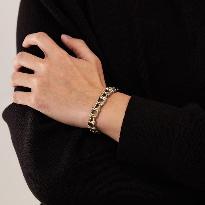 Stilvoll unterwegs: Furchtloses Motorrad-Fahrradkettenarmband - image 3