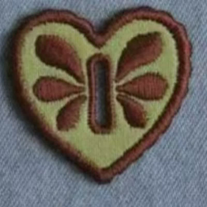 Dekorativer, herzförmiger, bestickter, abnehmbarer Accessoire-Knopfhaken - Braun & Grün - image 8