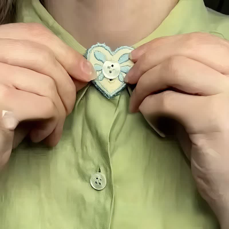 Dekorativer, herzförmiger, bestickter, abnehmbarer Accessoire-Knopfhaken - image 2