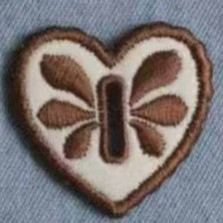 Dekorativer, herzförmiger, bestickter, abnehmbarer Accessoire-Knopfhaken - Braun - image 7