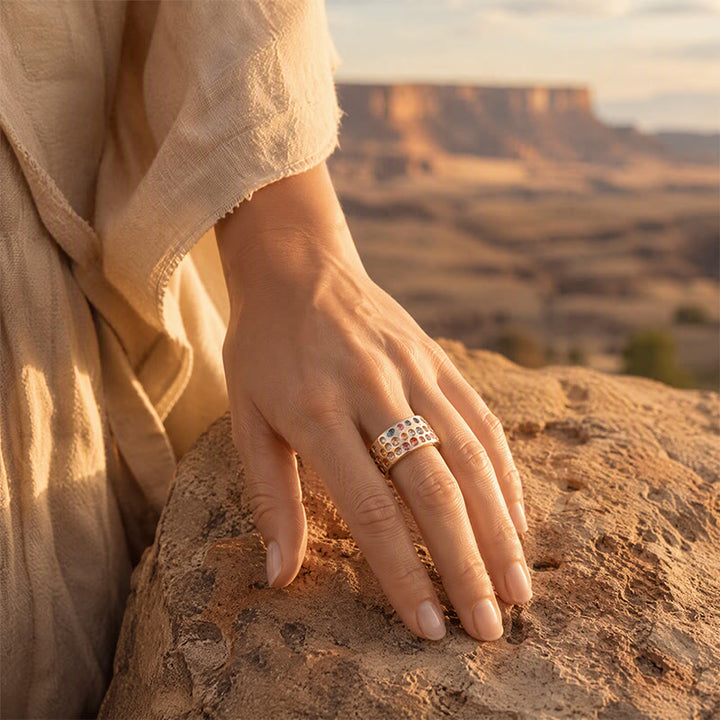 Vintage-Ring mit breitem Band und mehrfarbigen Strasssteinen - image 6